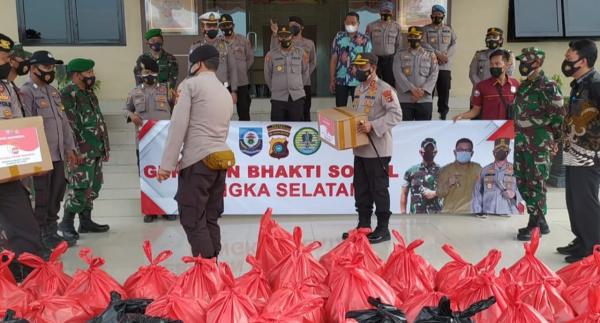 Polres Basel Bersama TNI Salurkan Paket Bantuan PPKM