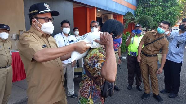 Bulog Banyumas Salurkan Beras PPKM Sebanyak 4,7 Juta Kilogram