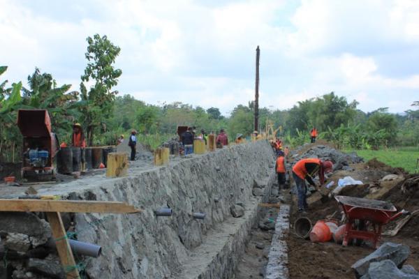 Pembangunan Jembatan Gantung Kalitajum Tunjung Jatilawang Dimulai
