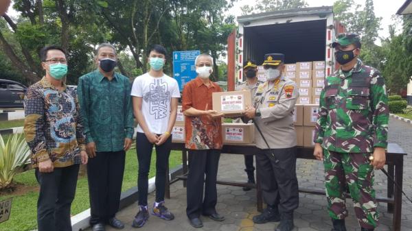 Puhua Care Gandeng Polresta dan Kodim Banyumas Bagi 1.000 Paket Sembako