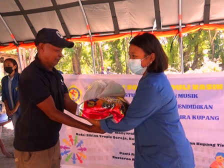 Mahasiswa Unriwa Kupang Galang Dana untuk Bantu Warga Korban Bencana Badai Seroja 