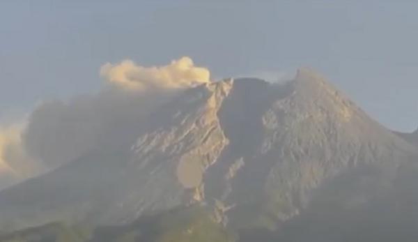 Fase Ekstrusi, Gunung Merapi Kerap Muntahkan Lava Pijar dan Awan Panas