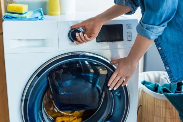 7 Tips Mencuci Pakaian Jika Ada Orang Satu Rumah Positif Covid 19