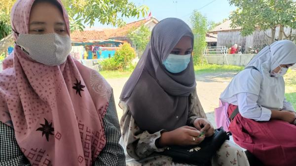 Dampak Pandemi, Siswi Ini Terpaksa Tidak Mengenakan Seragam Sekolah Saat PTM