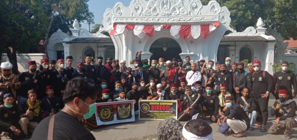 Buntut Penyegelan Keraton Kasepuhan, Ini Point Tuntutan Massa