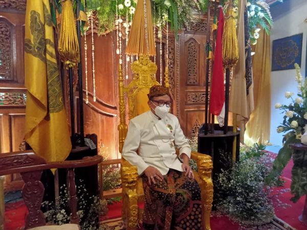 Rahardjo Djali Menggelar Djumenengan Secara Tertutup , Akui sebagai Sultan Aloeda II