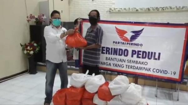 Gerkindo Bagikan Paket Sembako ke Warga Terdampak Covid-19 di Tangerang