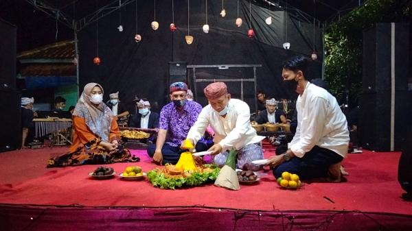 Tradisi Bubur Suro, Upaya Kenalkan Budaya Cirebon Sejak Dini
