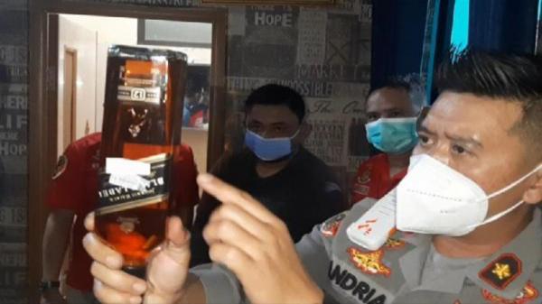 Gudang Pembuatan Miras Oplosan di Cileungsi Digerebek, 1 Orang Dicokok 