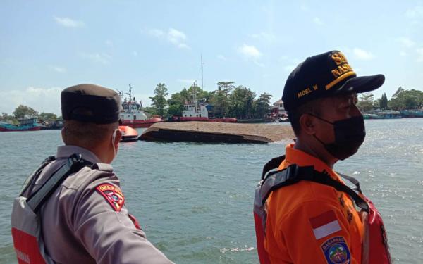 Breaking News : Kapal Kemenkumham Tenggelam di Perairan  Nusakambangan
