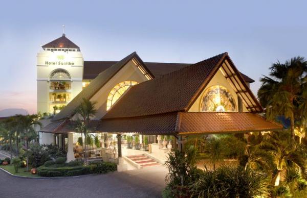 Berkunjung ke Kota Cirebon, Hotel Santika Sebagai Pilihan Menghilangkan Rasa Penat