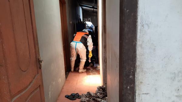 Seorang Duda di Tasikmalaya Ditemukan Membusuk di Dapur Rumahnya