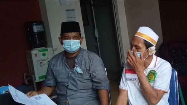 Aksi Jemaah Sabet Telinga Muazin dengan Senjata Tajam hingga Nyaris Putus Bikin Heboh