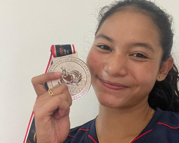 Erna Nuryanti Pelari 100 meter Asal Cirebon, Sumbangkan Perak Bagi Tim PON Jabar
