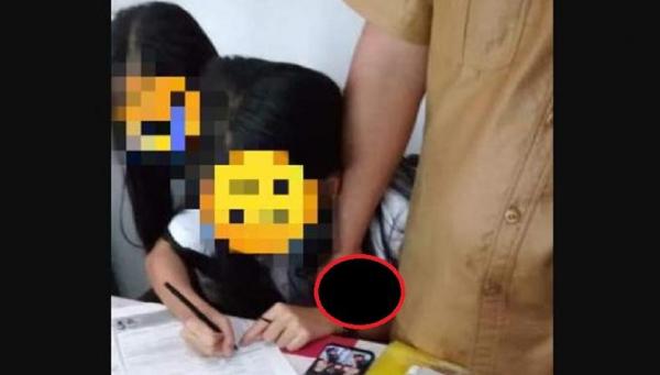 Oknum Guru Cabul Tertangkap Kamera Remas Payudara Siswi SMA Viral