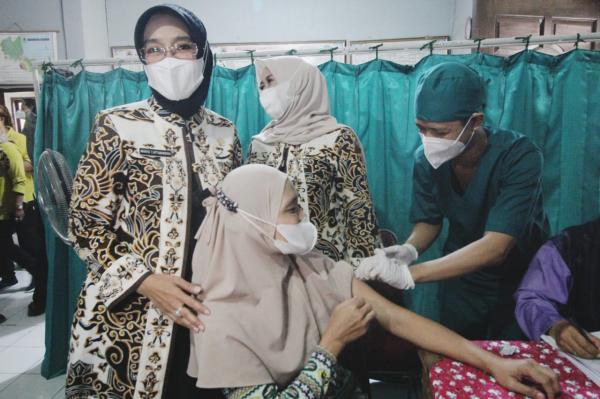 Pemkab Cirebon Terus Kejar Capaian Vaksinasi 