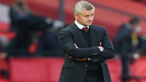 Manchester United Kalah Terus, Fans: Pecat Solskjaer! 