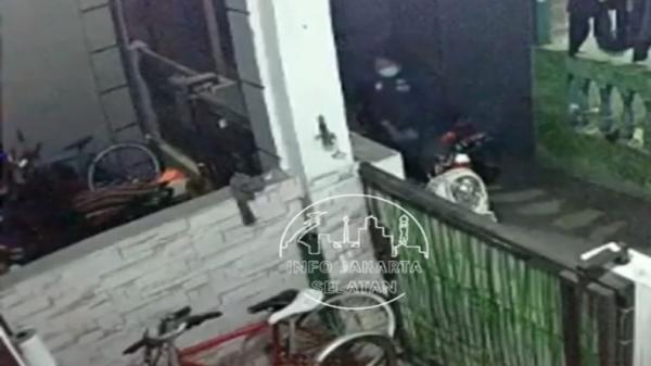 Masturbasi di Jok Motor Perempuan, Pria Ini Diburu PPA Polres Jakarta Selatan