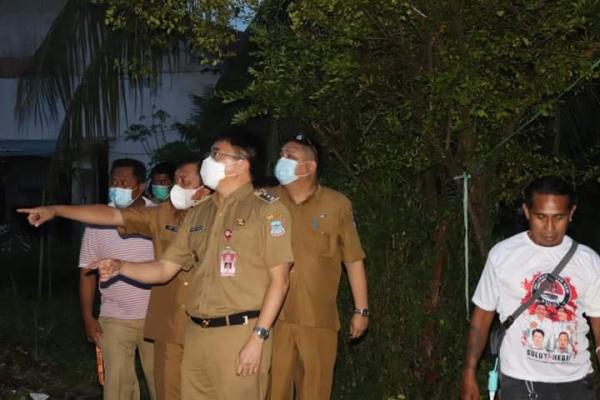 Wali Kota Andrei Angouw Masuk Keluar Lorong Pantau Perbaikan Drainase di Tuminting