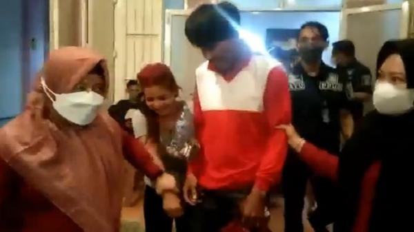 Pasangan Mesum Lagi Begituan di Kamar Hotel Dicokok, Ada Mahasiswa hingga Lansia Terjaring 