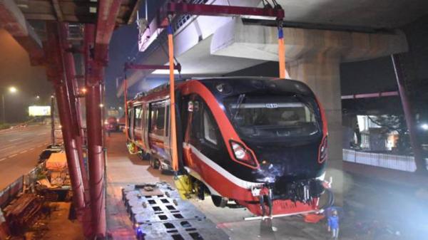 Rangkaian Kereta Terakhir LRT Jabodebek Tiba di Cibubur 17 Oktober Lalu  