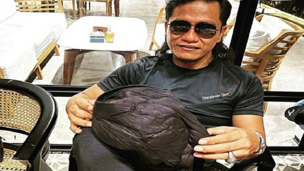 Blangkon Gus Miftah Dibeli Youtuber Putra Siregar Rp200 Juta di Lelang Amal 