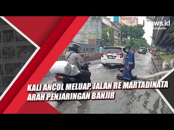 VIDEO: Kali Ancol Meluap, Jalan RE Martadinata Arah Penjaringan Banjir 50 Cm
