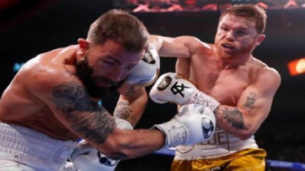 Menang KO Atas Celeb Plant, Canelo Alvarez Raja 4 Gelar Kelas Menengah Super