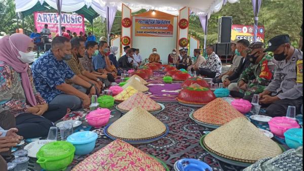 Merawat Tradisi, Warga Desa Batu Belubang Gelar Festival Nganggong Milang Arei