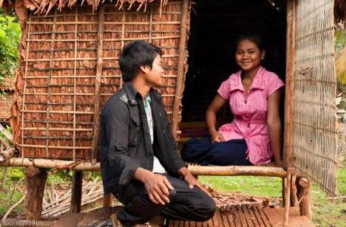 Seks Bebas Suku Kreung, Anak Gadis Dibuatkan Gubuk Cinta Menunggu Pria Idaman Datang