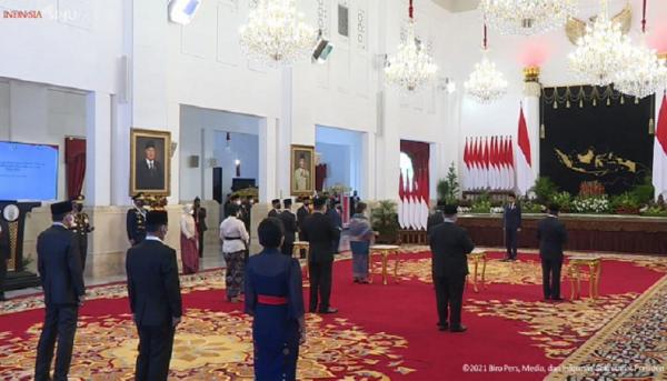 Jokowi Anugerahi Empat Tokoh Gelar Pahlawan Nasional