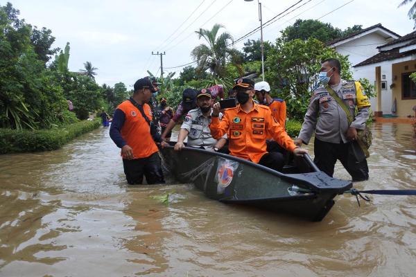 Hujan Lebat Terjadi Hari Ini dan Besok, BMKG Ingatkan Ancaman Banjir di Sejumlah Daerah Indonesia