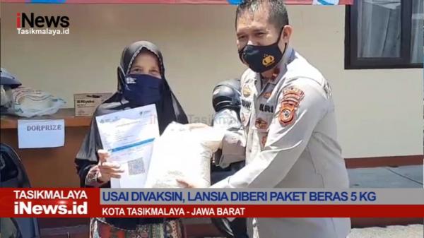 Video Vaksinasi Lansia, Polsek Tawang Berikan Beras 5 Kg dan Kompor Gas