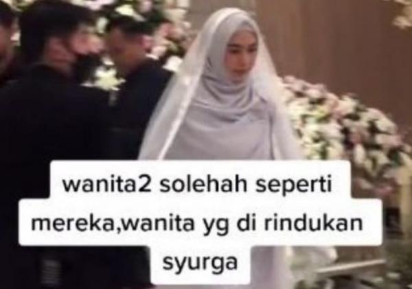 Momen Haru Oki Setiana Dewi Jaga Aurat Ria Ricis di Pelaminan, Netizen: Calon Penghuni Surga