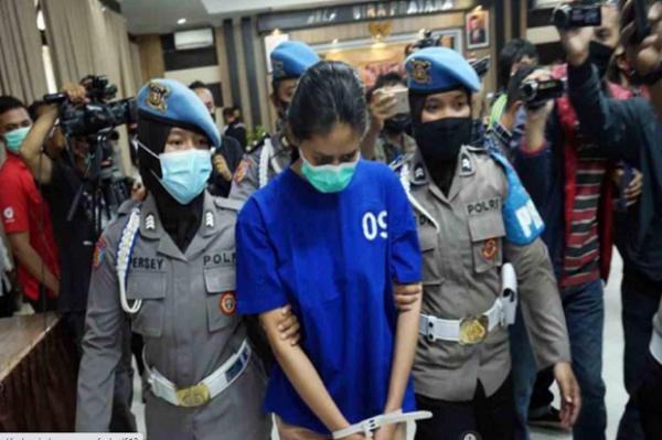 JPU Tuntut Wanita Cantik Pengirim Sate Sianida 18 Tahun Penjara