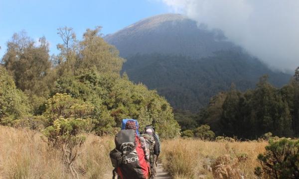 Apa yang Perlu Disiapkan Sebelum Menjelajah Keindahan Alam Bebas