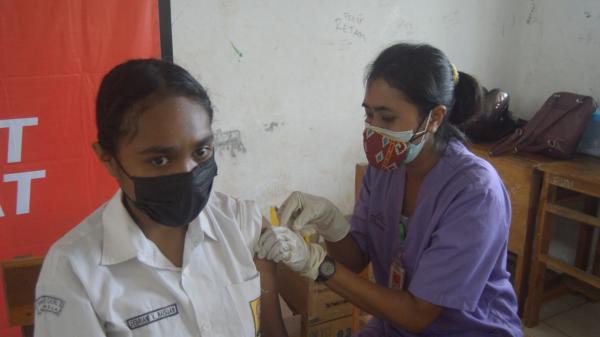 BIN Gelar Serbuan Vaksinasi untuk Pelajar di Perbatasan RI-Timor Leste
