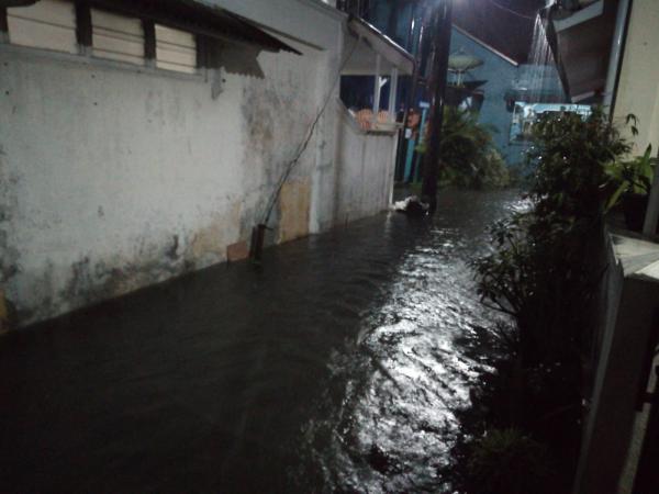Hujan di Kota Cirebon, Kawasan Perumnas Tergenang Air