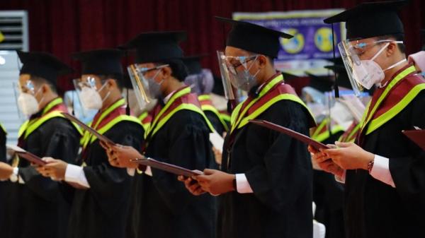 Foto : UMSurabaya Wisuda 1.136 Mahasiswa Secara Hybrid
