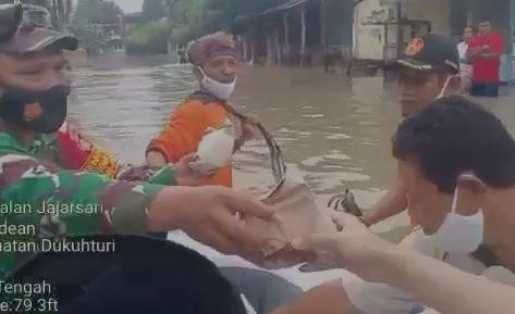 Tegal Dikepung Banjir, Belasan Desa Terendam usai Diguyur Hujan Deras
