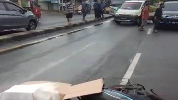 Gagal Salip, Pengendara Motor Tewas Tergilas Bus di Jalan Raya Bogor-Parung