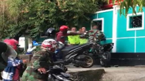 Anggota TNI AD Baku Pukul dengan 2 Anggota Polantas di Ambon, Begini Kronologinya
