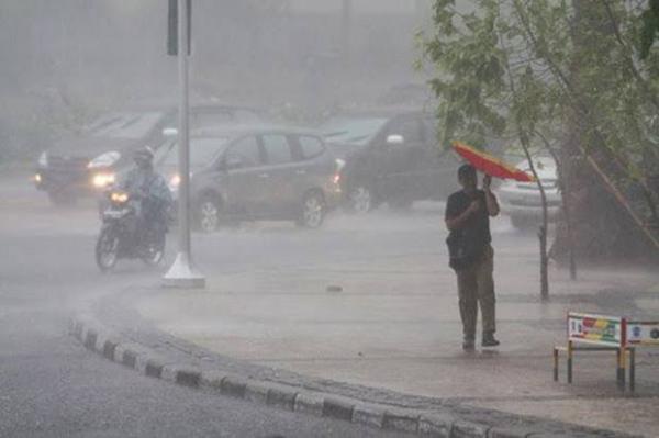 Prakiraan Cuaca BMKG 24 Juli 2022 di Indonesia, Sebagian Kota Besar Hujan