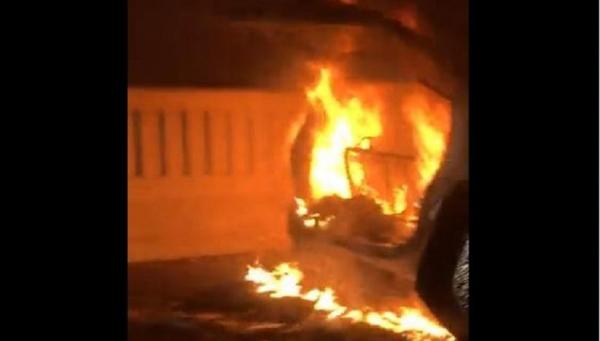 Mobil Terbakar di Tol Layang MBZ Arah Cikunir, Jasa Marga Tutup Jalur Masuk