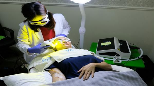 Terapi Sinar Laser Mampu Atasi Problem Jerawat hingga Hilangkan Tato 