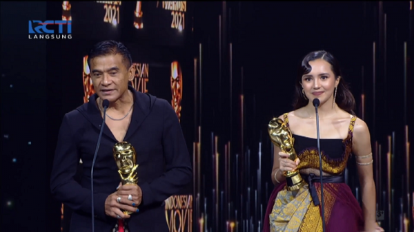 Beby Tsabina dan Donny Damara Sabet 2 Piala Indonesian Movie Actors (IMA) Awards 2021