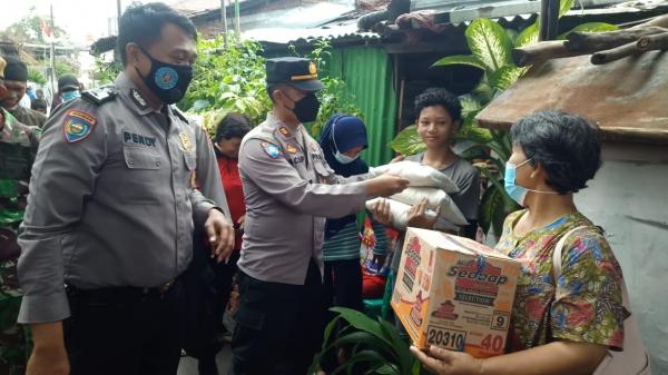 Korban Pohon Tumbang Dapat Bantuan Polres Cirebon Kota