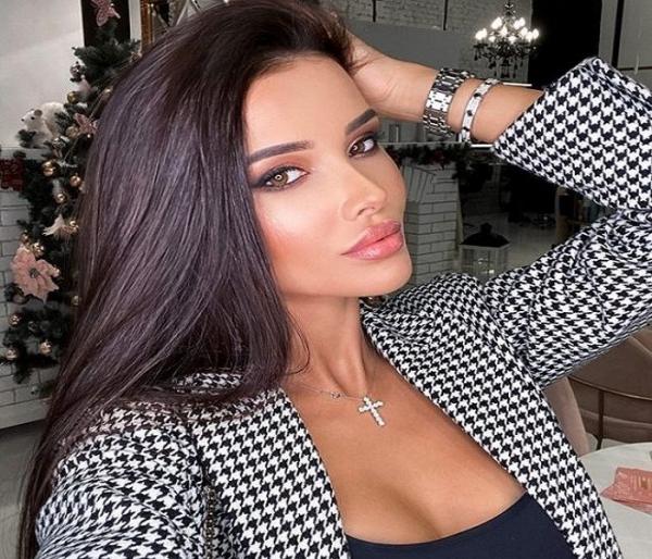 Jadi Simpanan Pengaran Arab Saudi, Model Cantik Yana Orfeeva Dapat Uang Jajan Rp57 Juta Per Hari