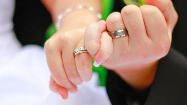 Hukum Tidak Menghadiri Undangan Pernikahan yang Disebabkan Tak Memiliki Uang