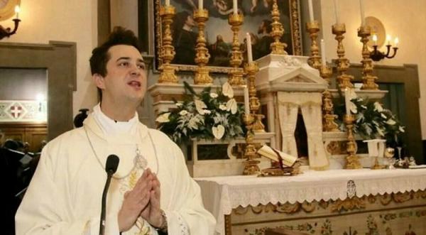Pastor di Italia Curi Uang Jemaat untuk Kepentingan Maksiat